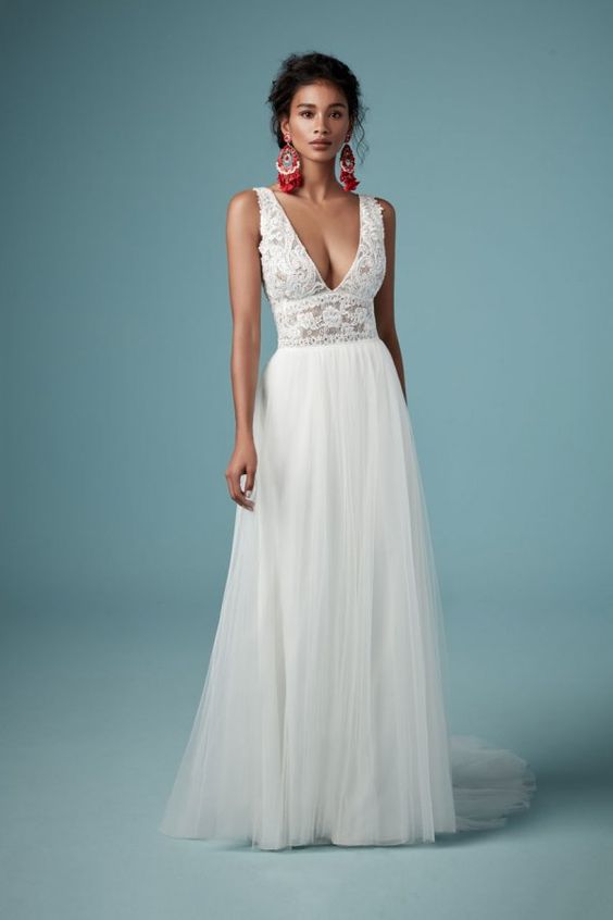 30 bridal dresses. Choose the right dress, we are confident that it will be beautiful for the wedding.