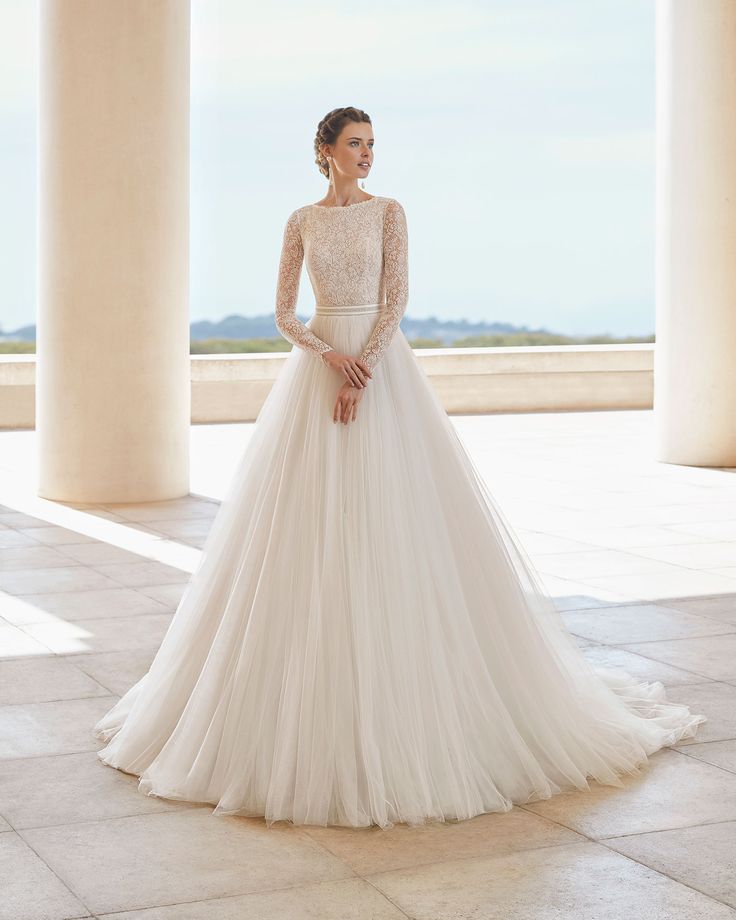 30 bridal dresses. Choose the right dress, we are confident that it will be beautiful for the wedding.