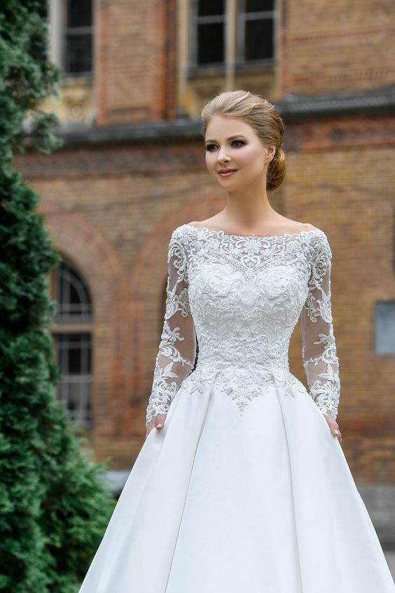 30 bridal dresses. Choose the right dress, we are confident that it will be beautiful for the wedding.