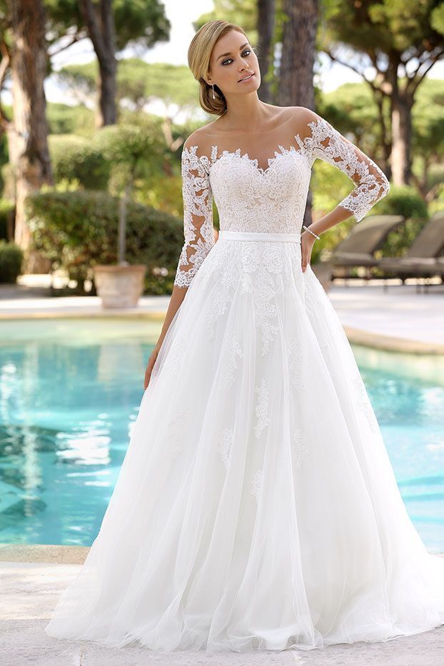 30 bridal dresses. Choose the right dress, we are confident that it will be beautiful for the wedding.