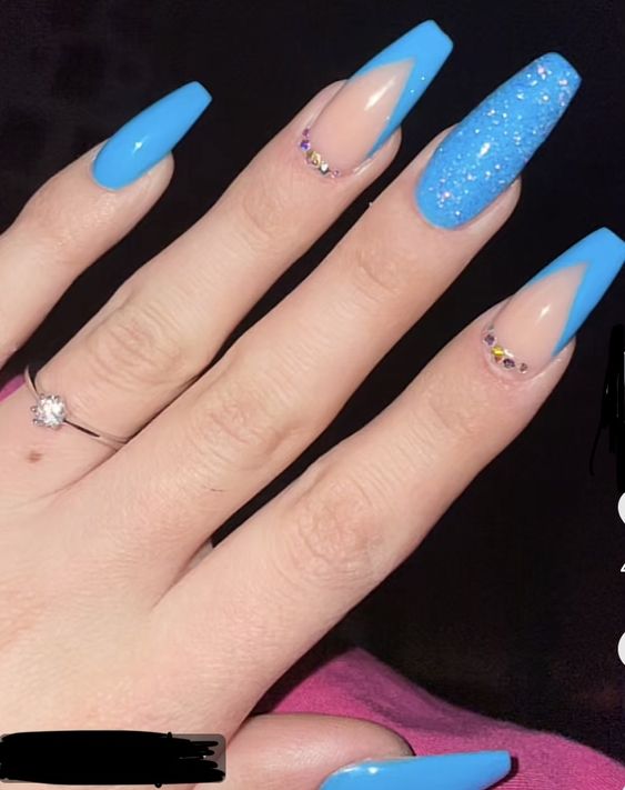 Light Blue & Baby Blue Nail Art Ideas