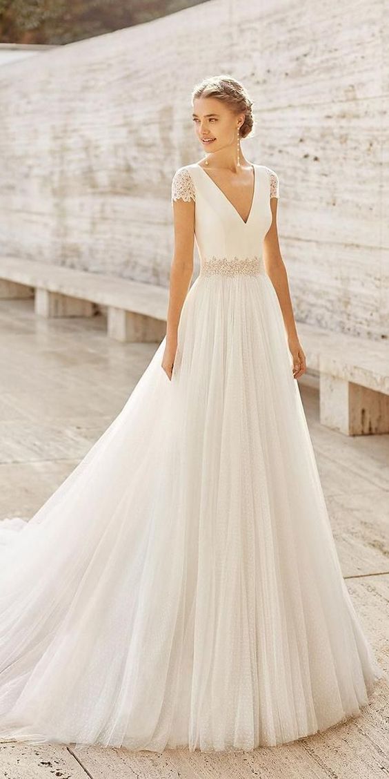 30 bridal dresses. Choose the right dress, we are confident that it will be beautiful for the wedding.