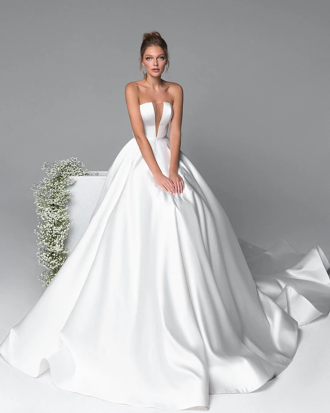 30 bridal dresses. Choose the right dress, we are confident that it will be beautiful for the wedding.