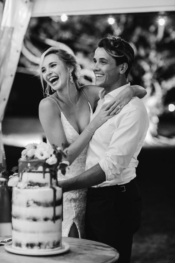 20 Black and White Wedding Photos That Will Stand the Test of Time